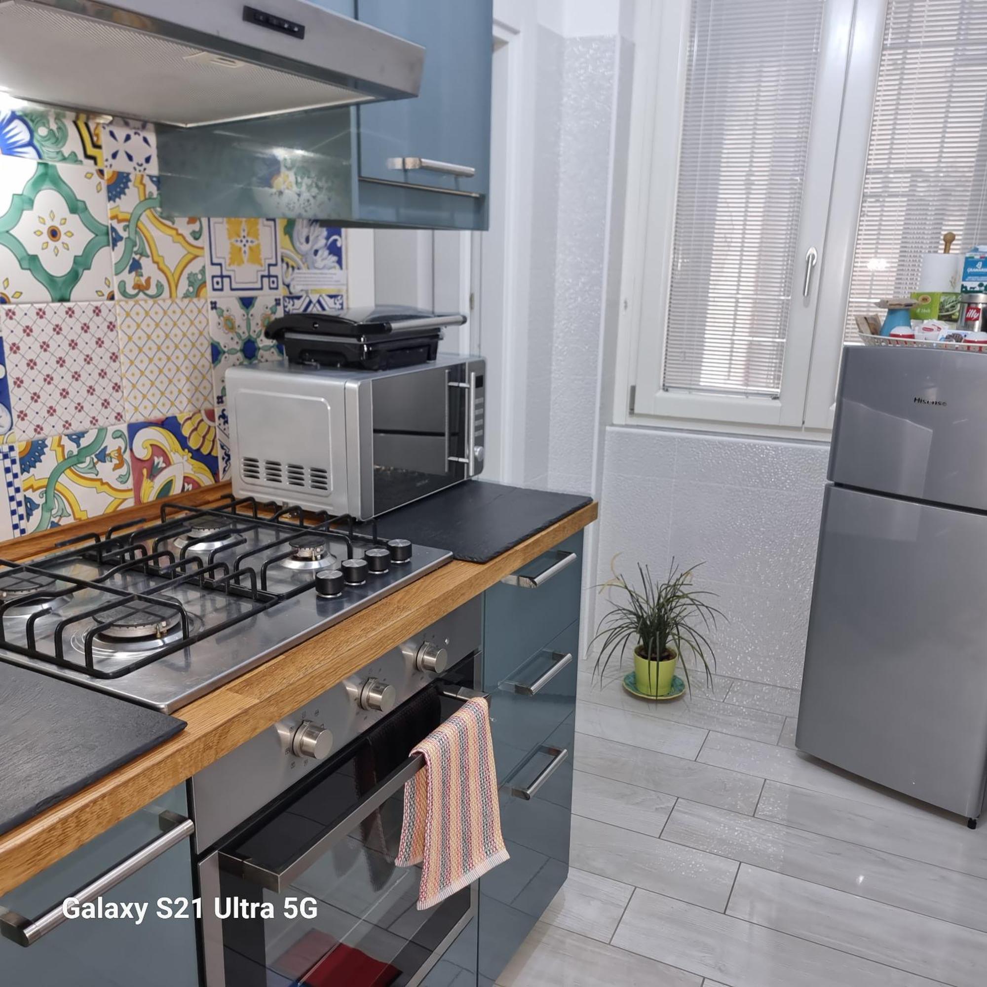 Al Teatro Verdi Luxury Apartment Salerno Luaran gambar