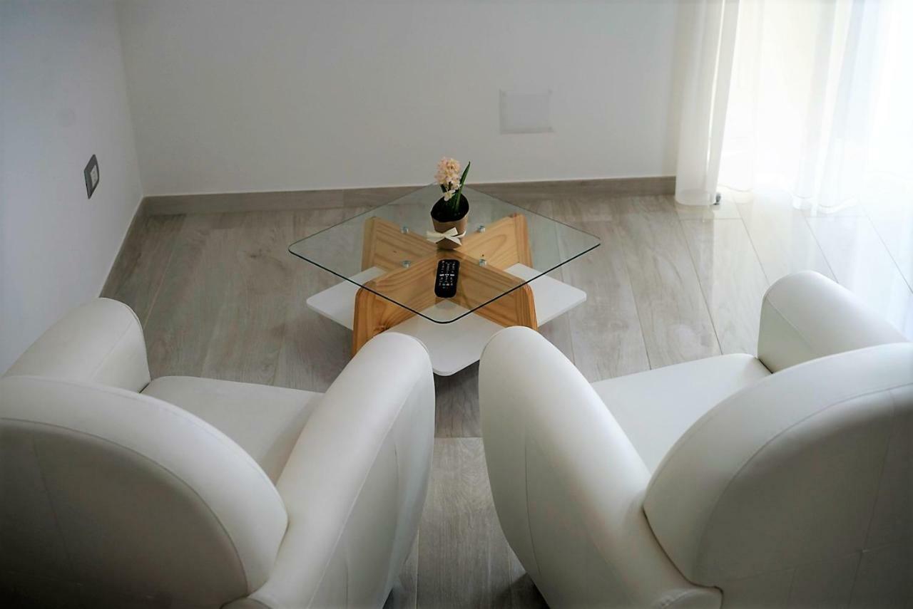 Al Teatro Verdi Luxury Apartment Salerno Luaran gambar