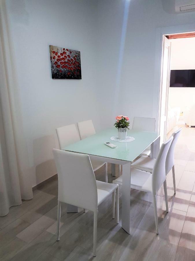 Al Teatro Verdi Luxury Apartment Salerno Luaran gambar