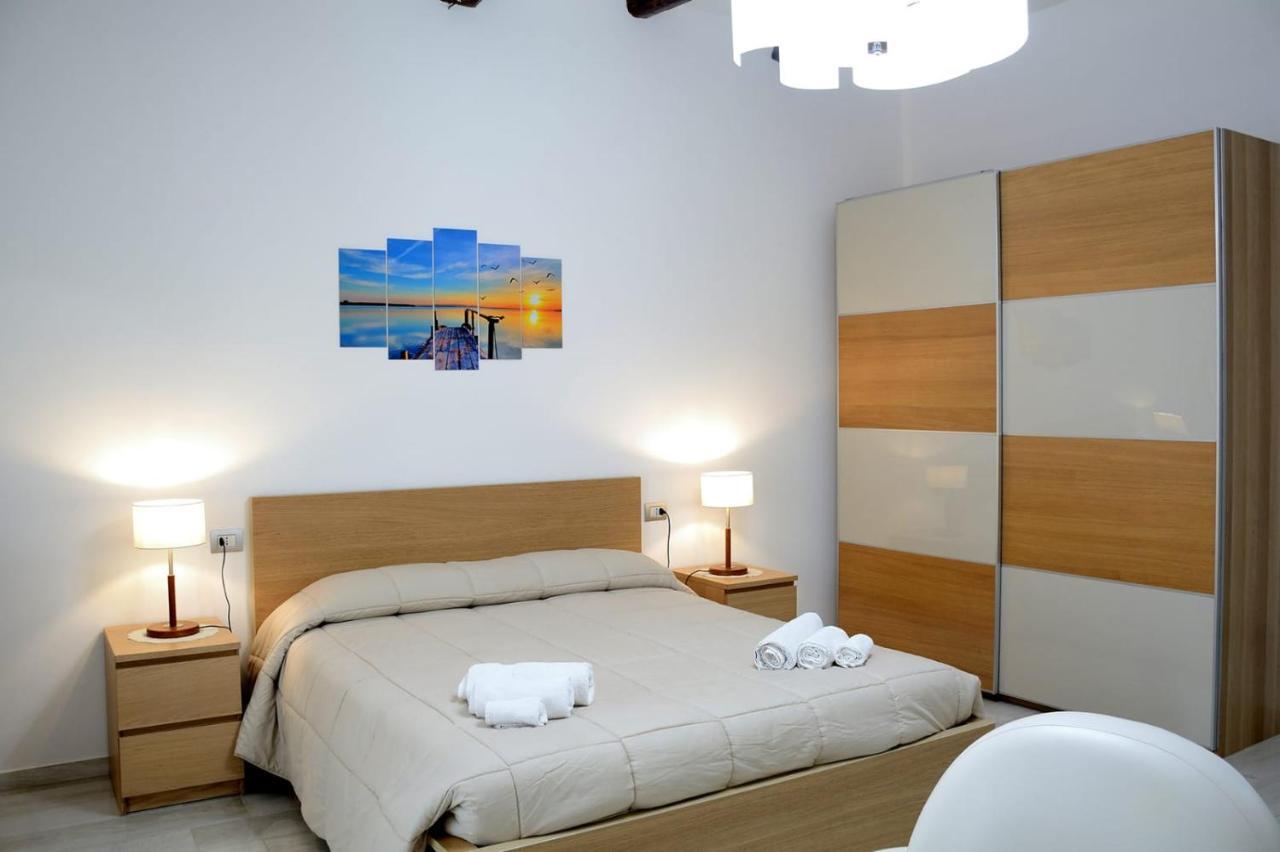 Al Teatro Verdi Luxury Apartment Salerno Luaran gambar