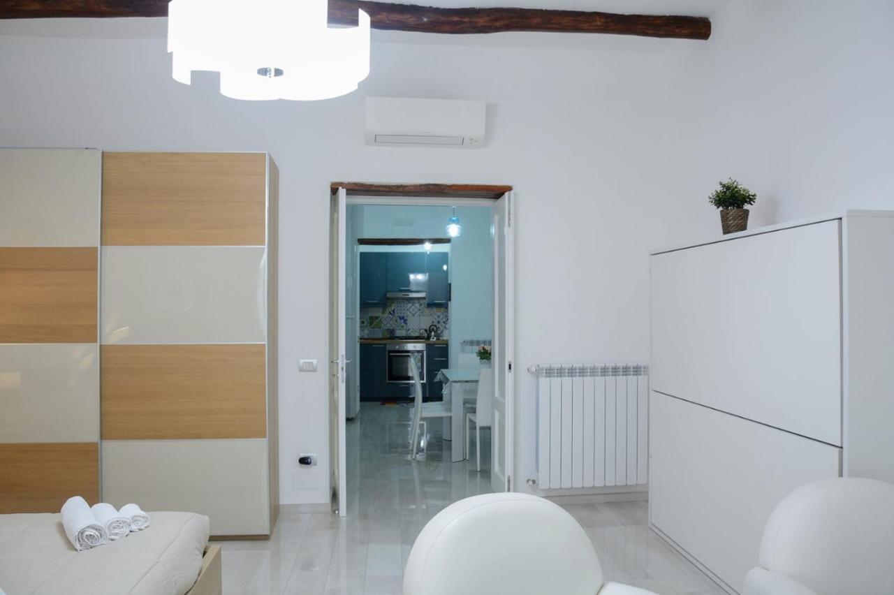 Al Teatro Verdi Luxury Apartment Salerno Luaran gambar