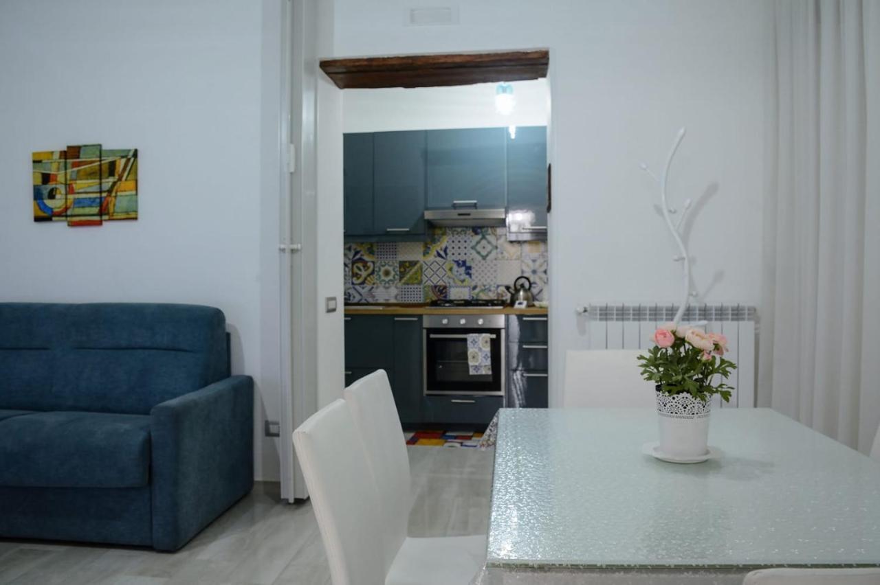 Al Teatro Verdi Luxury Apartment Salerno Luaran gambar